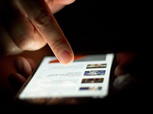 On Choosing a Mobile Platform in the Digital Humanities